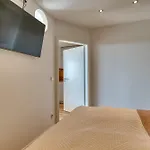 - Haus L, App 0l1101 Lejlighed *