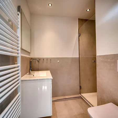 - Haus L, App 0l1101 Apartman *