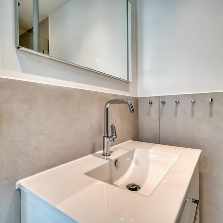 - Haus L, App 0l1101 Apartman *